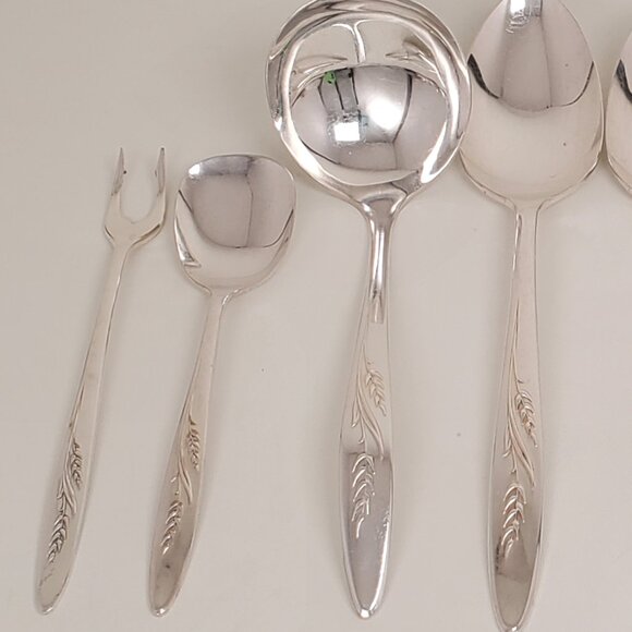 Vintage Community Plate “Song of Autumn” Flatware Set – 8 place - Picture 8 of 11